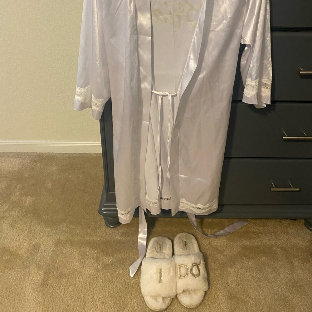 Bride robe with lace trim and slippers